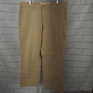 NWT Old Navy Classic Khakis 36x30